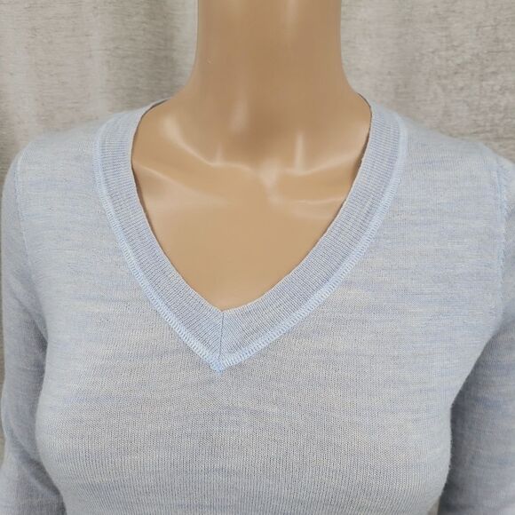 Fenn Wright Manson Pale Blue Merino Wool Vneck Sweater Women's Small - Picture 3 of 11
